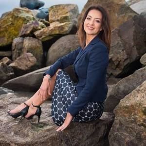 Meet your Posher, Leonor